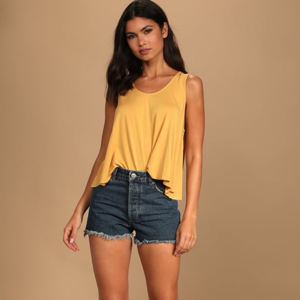 Lulus Sunny Day Essential Scoop neck tank